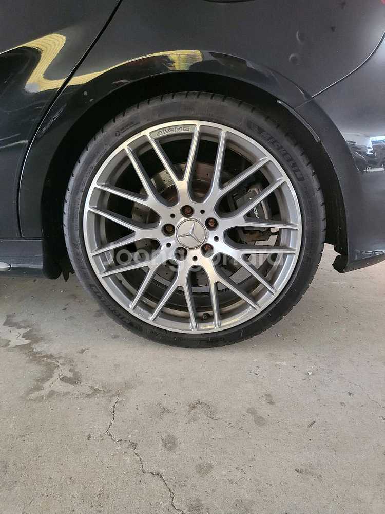 w176 A45 amg 19인치 휠 팝니다--0