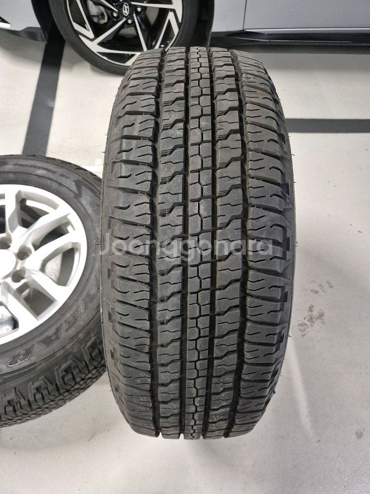 굿이어 Wrangler 타이어 + 쉐보레 휠 4개.--2