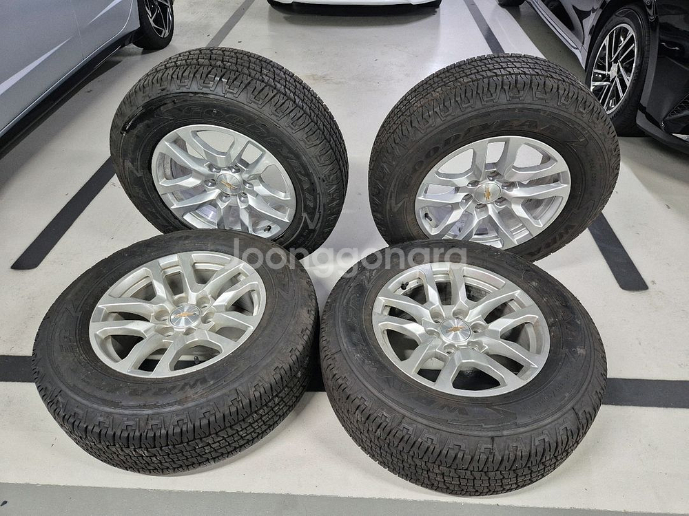 굿이어 Wrangler 타이어 + 쉐보레 휠 4개.--0