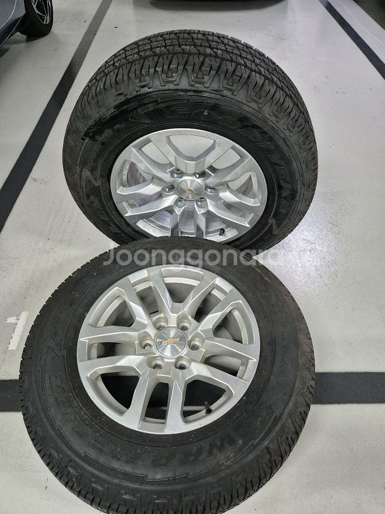 굿이어 Wrangler 타이어 + 쉐보레 휠 4개.--3