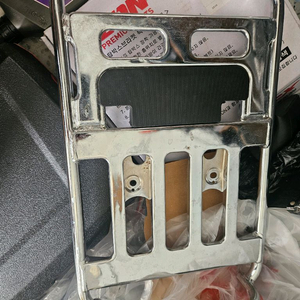 슈퍼커브110 18~20 순정 짐대 캐리어 팝니다.