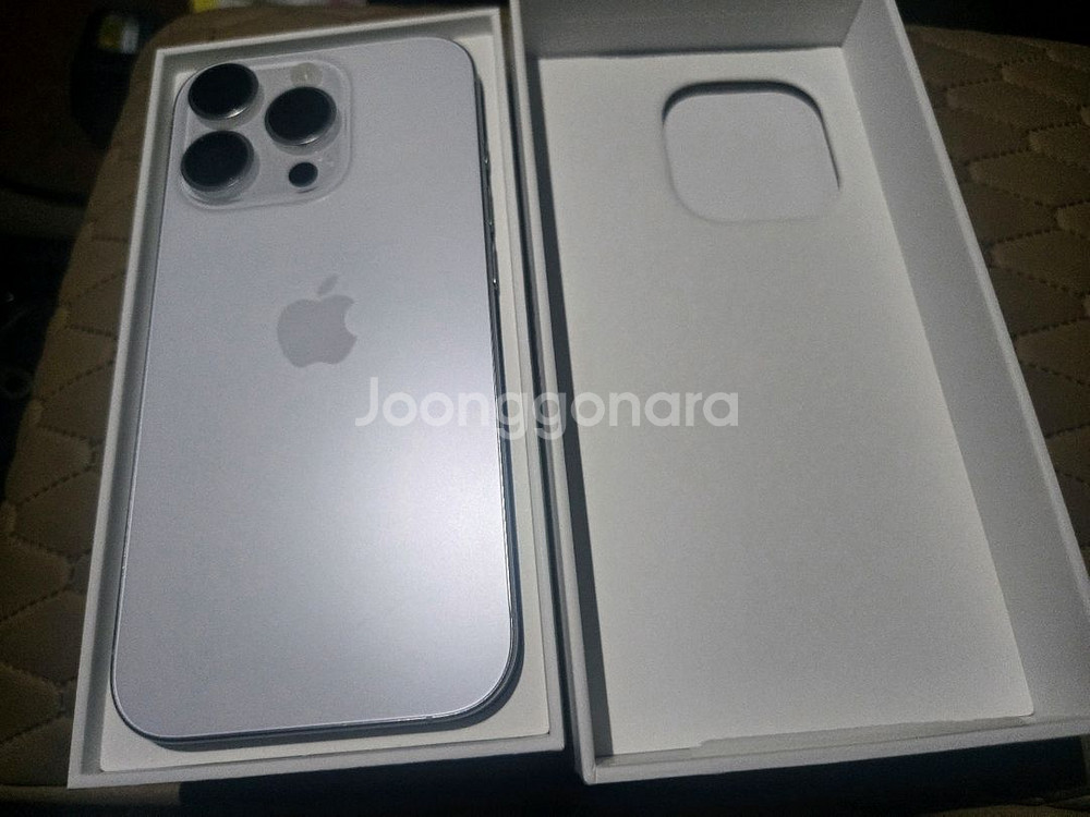 새상품급)아이폰16프로 128GB 화이트 배터리100퍼--0