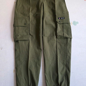 아이더 여성 간절기 아봉 조거팬츠 새상품 팔아요.