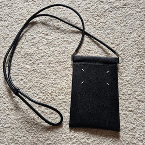 메종 마르지엘라 가죽폰케이스 폰홀더백