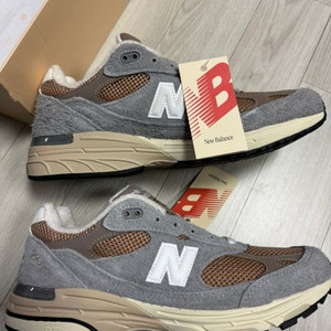 뉴발란스 993 판매합니다.