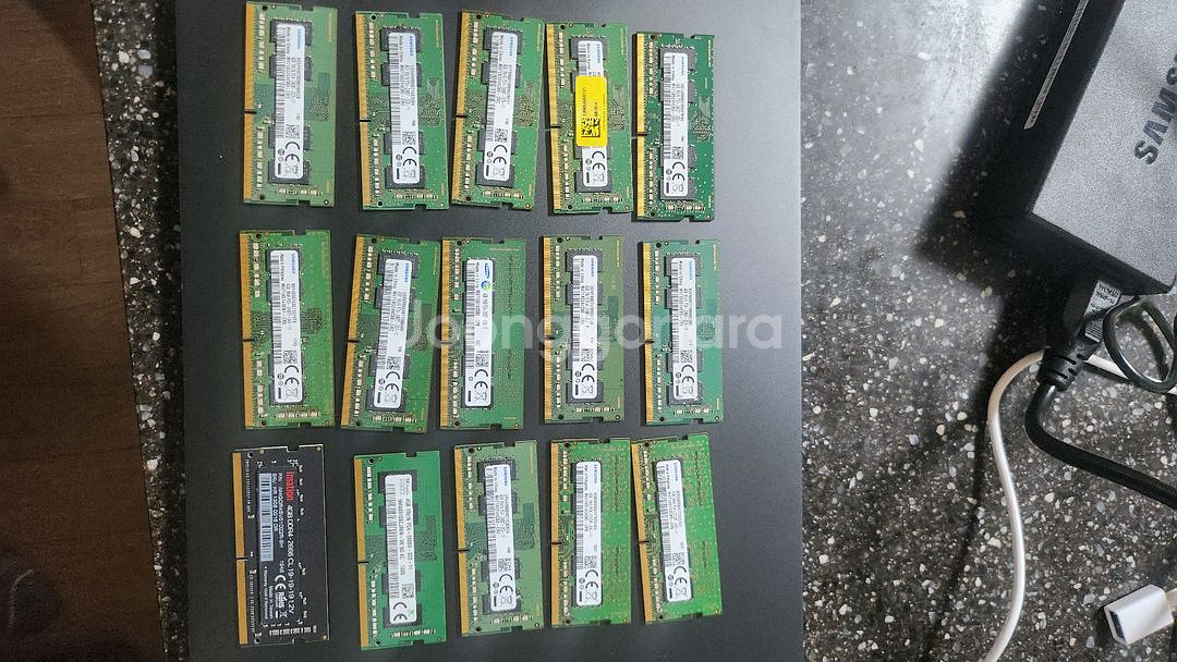 삼성 노트북용 DDR4램 4GB 팝니다--0