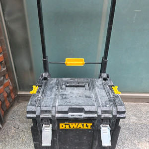 디월트 터프 카트형공구함 DS450(DWST08250)