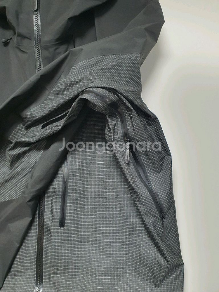 아크테릭스 알파 고어텍스 자켓 블랙--2