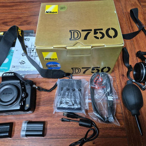 니콘 D750 및 추가구성품