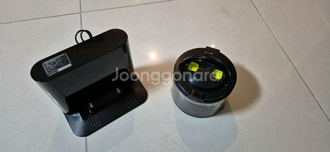 엘지 R9로봇청소기용 충전거치대*먼지통팝니다--0
