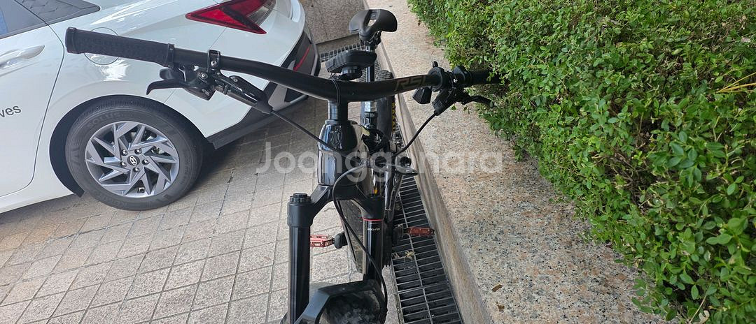 트렉 24년식 레일 9.8 M사이즈--2