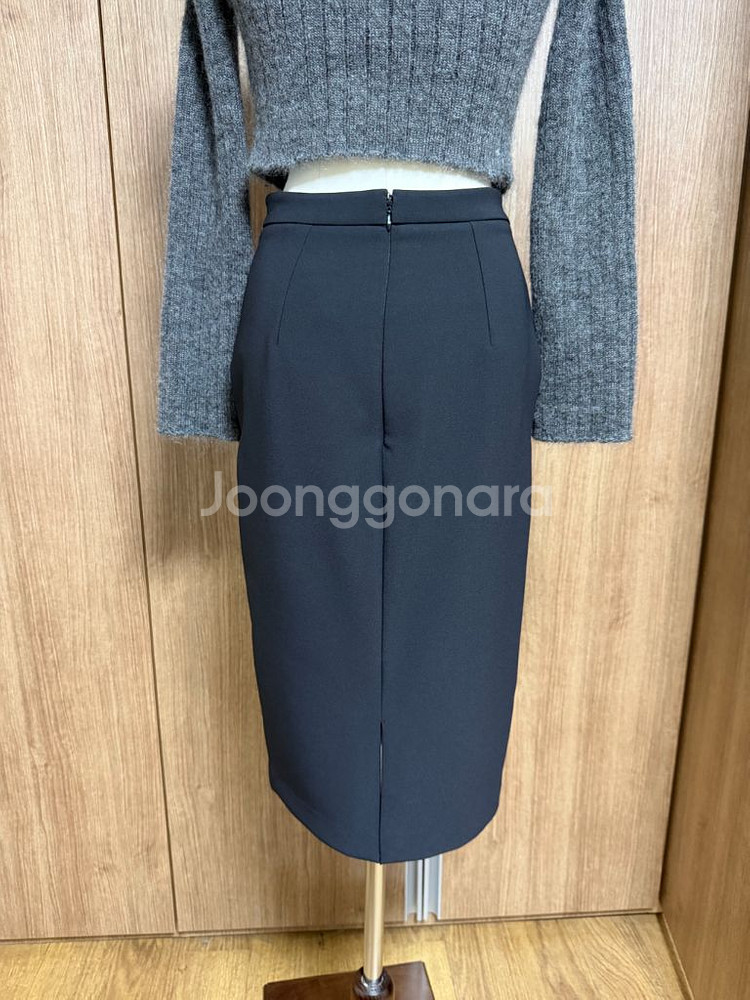 24FW 엘리자베타프랑키 로고 장식 미디 스커트(블랙)--1