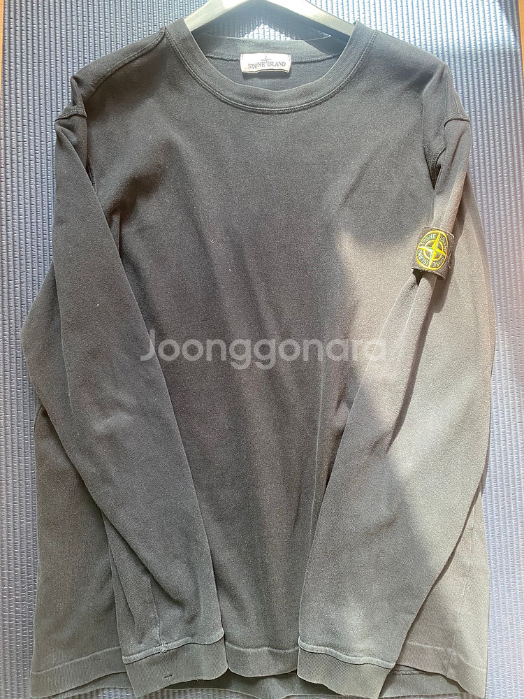 스톤아일랜드 맨투맨 xl 블랙 판매합니다. 교환가능--0