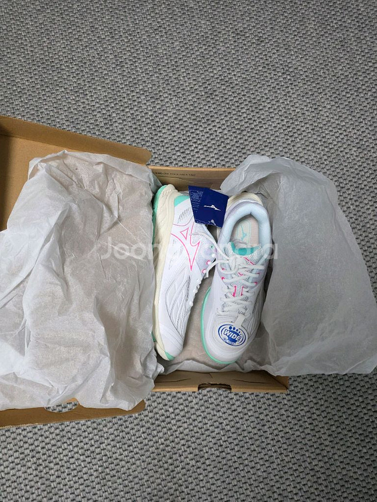 미즈노 배드민턴 운동화 255mm WIDE 새상품--0