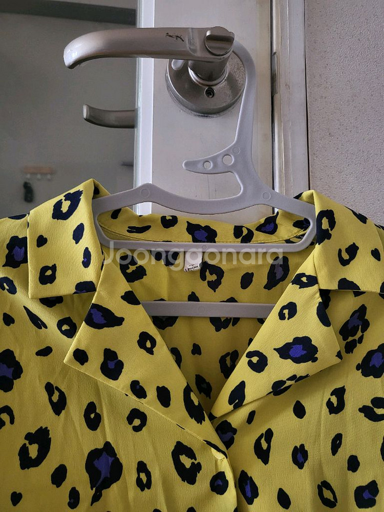 임블리 레오파드 블라우스--1