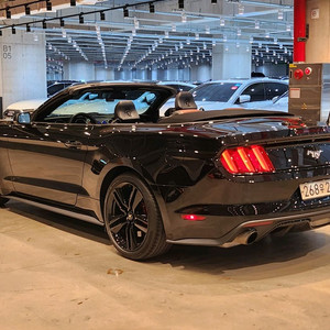 포드 머스탱 2.3 컨버터블 17년식