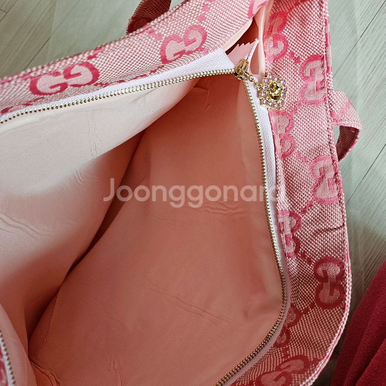 구찌 뷰티 기프트 GG 인터로킹 로고 에코백 숄더백--5