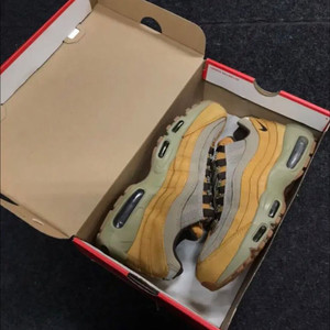 255 나이키 에어맥스 95 프리미엄 위트