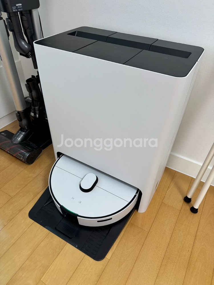 삼성 비스포크 스팀 로봇청소기 VR7MD96516G--2