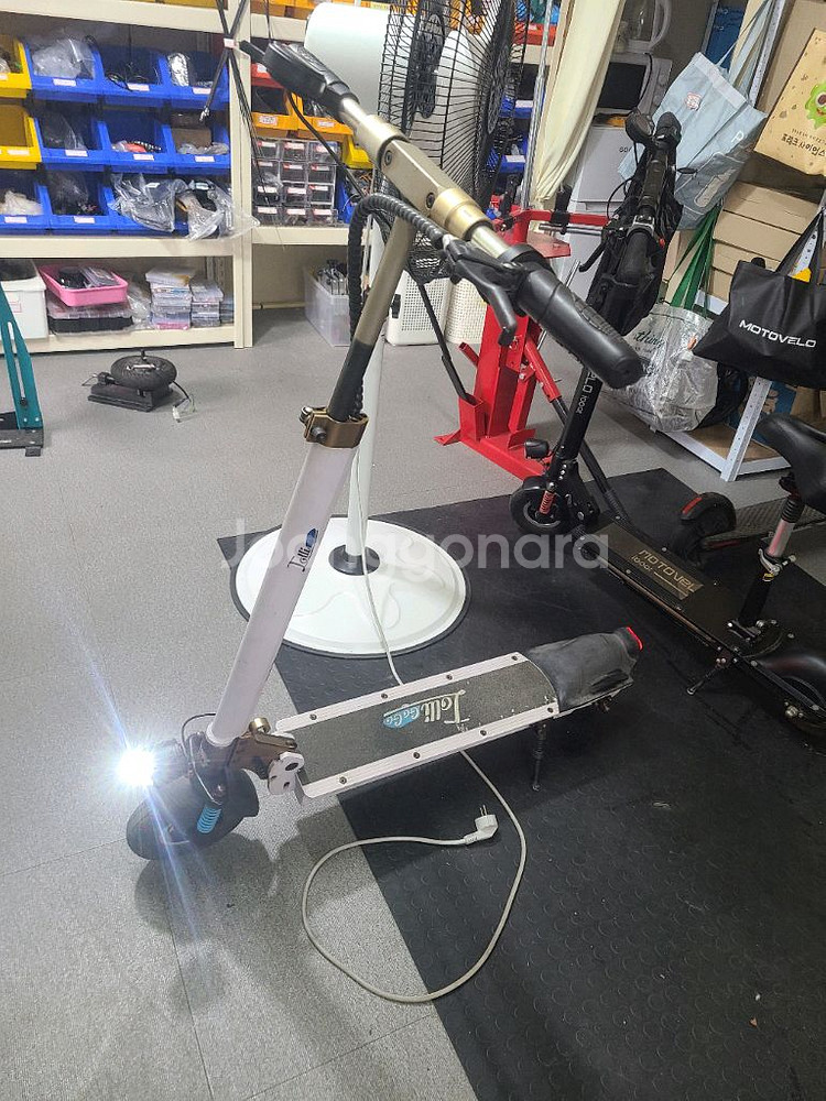 100키로미만 8인치 전동킥보드 팜--1