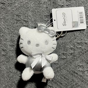 산리오 실버 헬로키티 키링