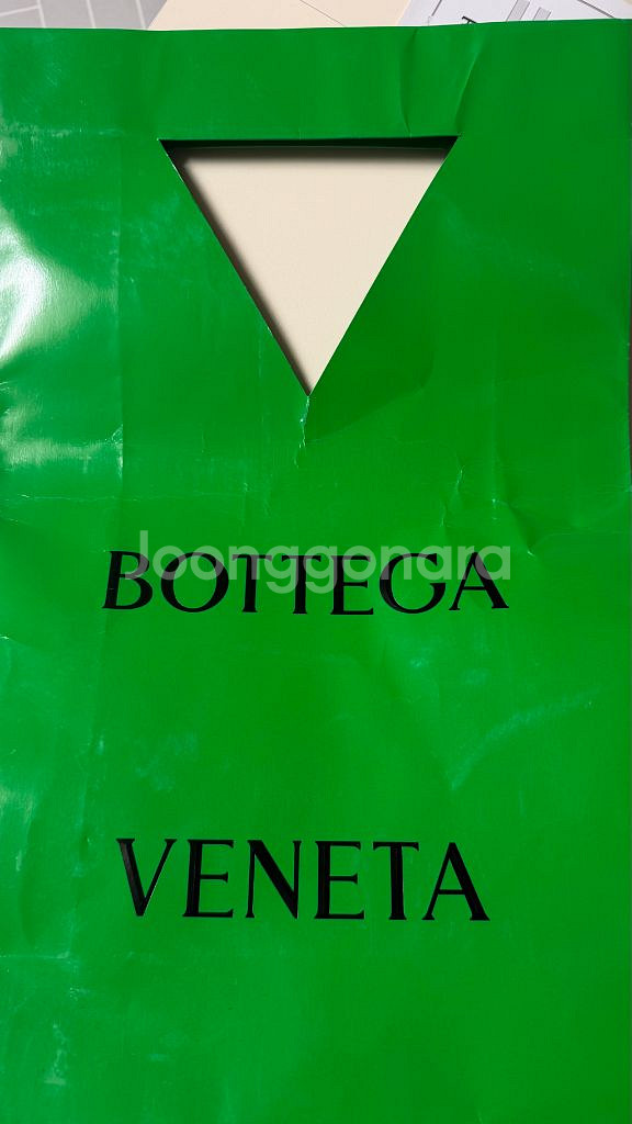 보테가베네타 패딩 카세트백 (정품)--5