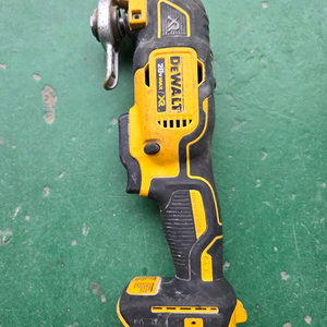 디월트 멀티커터 dcs355 베어툴 새날3개 포함 판매합니다