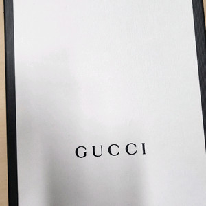 구찌 인터로킹G 스니커즈 팝니다