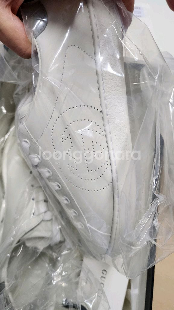 구찌 인터로킹G 스니커즈 팝니다--6