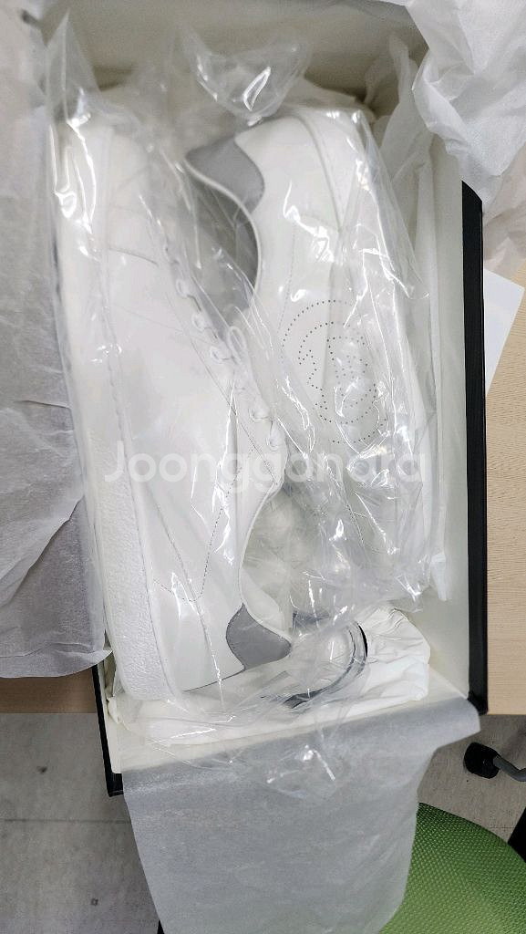 구찌 인터로킹G 스니커즈 팝니다--5