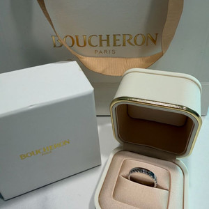 부쉐론 콰트로 레디언트 웨딩밴드 화이트 14호