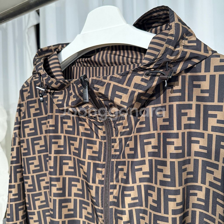 (54)펜디 FF 모노그램 리버시블 롱 바람막이--1