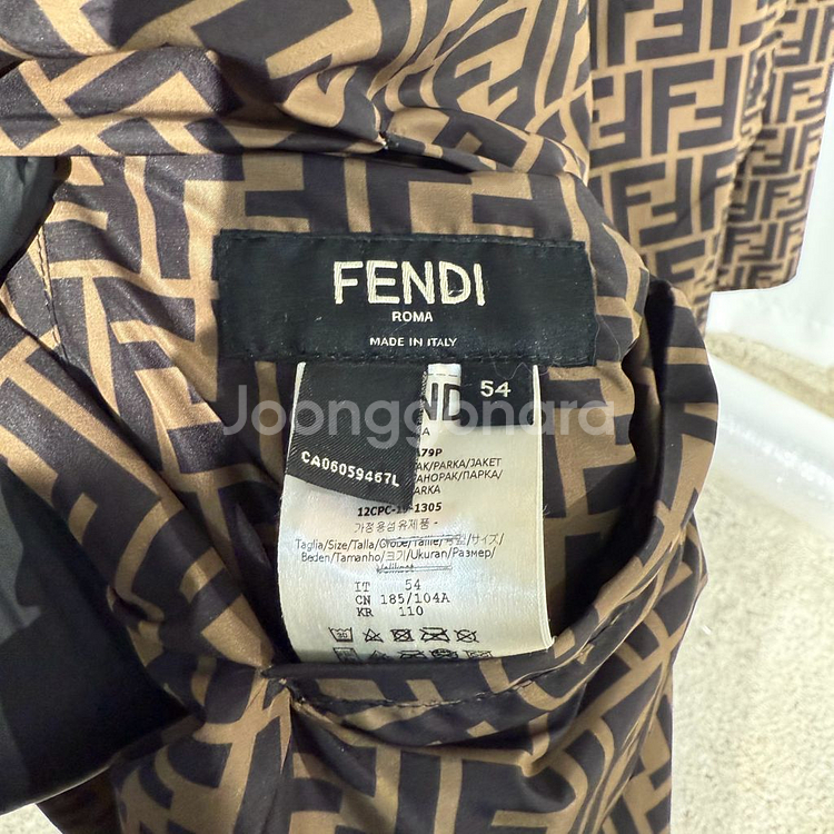 (54)펜디 FF 모노그램 리버시블 롱 바람막이--3