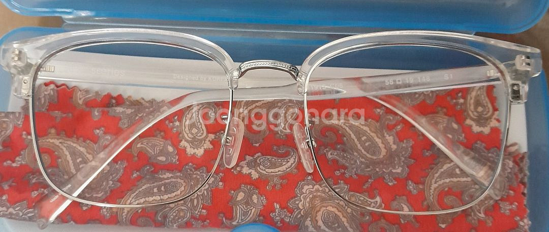 다비치 씨리스 BROW 03 C6 투명 하금테 안경--2