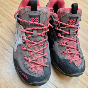 코오롱스포츠 여성 등산화 Y-FX3-4311-2 모델입