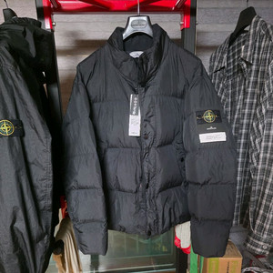 [새상품]스톤아일랜드 25FW 크링클랩스 논후드 패딩