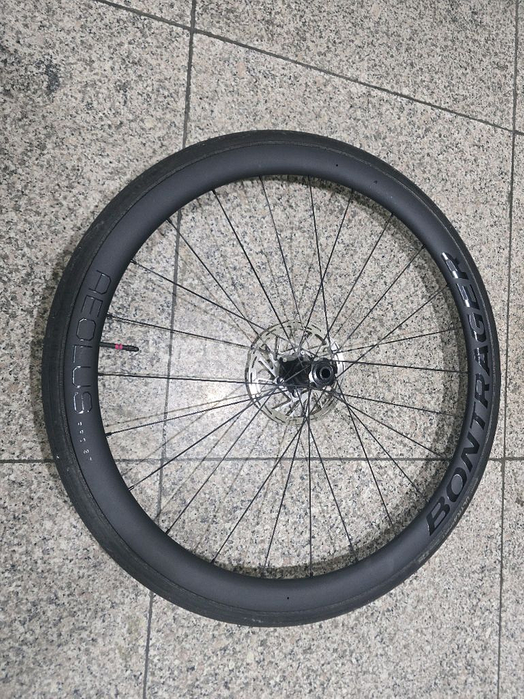 본트래거 에올루스 프로 카본 37 팝니다.--0
