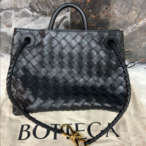 품명 : 보테가베네타 안디아모 토트백