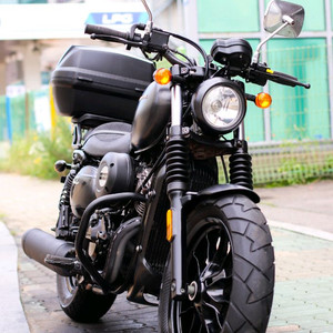 아퀼라300 kr모터스 2021년식 오토바이 판매합니다