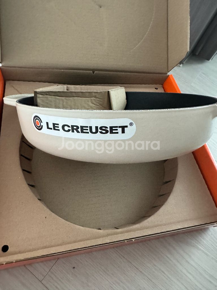 르크루제 에브리데이팬 신상컬러 브리오슈 새제품--0