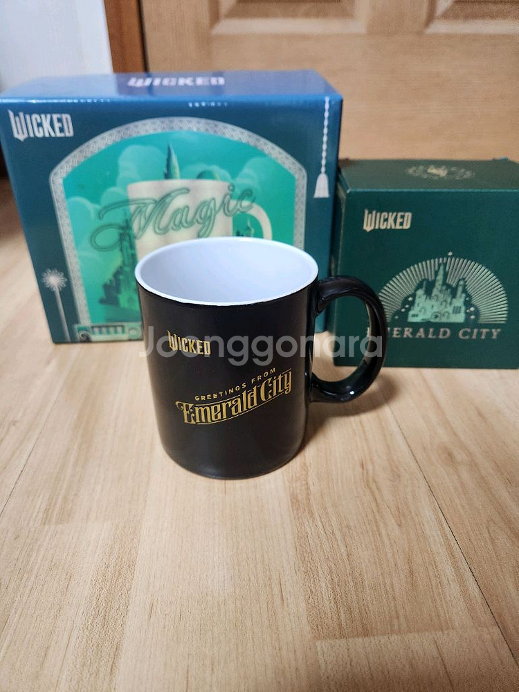 위키드 머그컵 블랙 에메랄드 시티 2만원--0