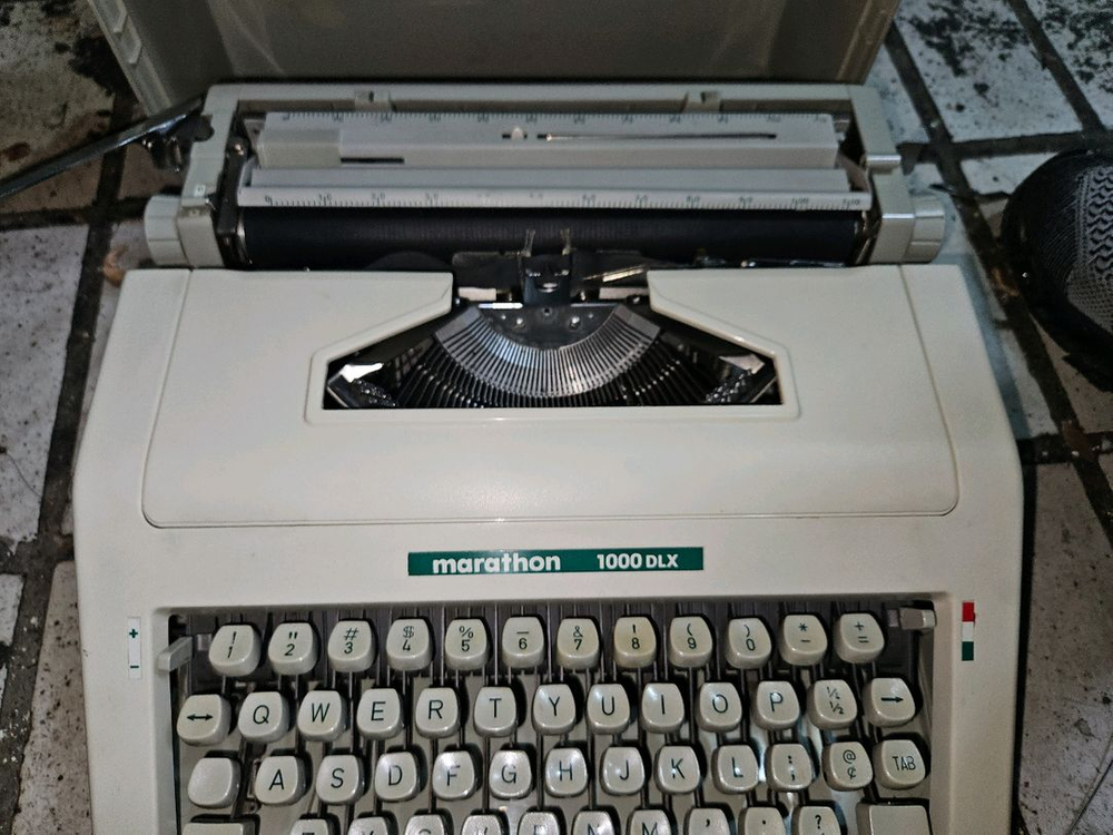 마라톤한글타자기1000DlX입니다 이미지