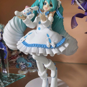 하츠네 미쿠 시나모롤 콜라보 세가 경품 피규어