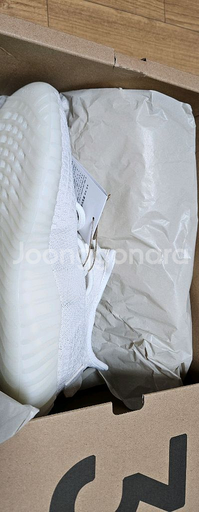 이지부스트 350 V2 BONE 265mm 팝니다.--3