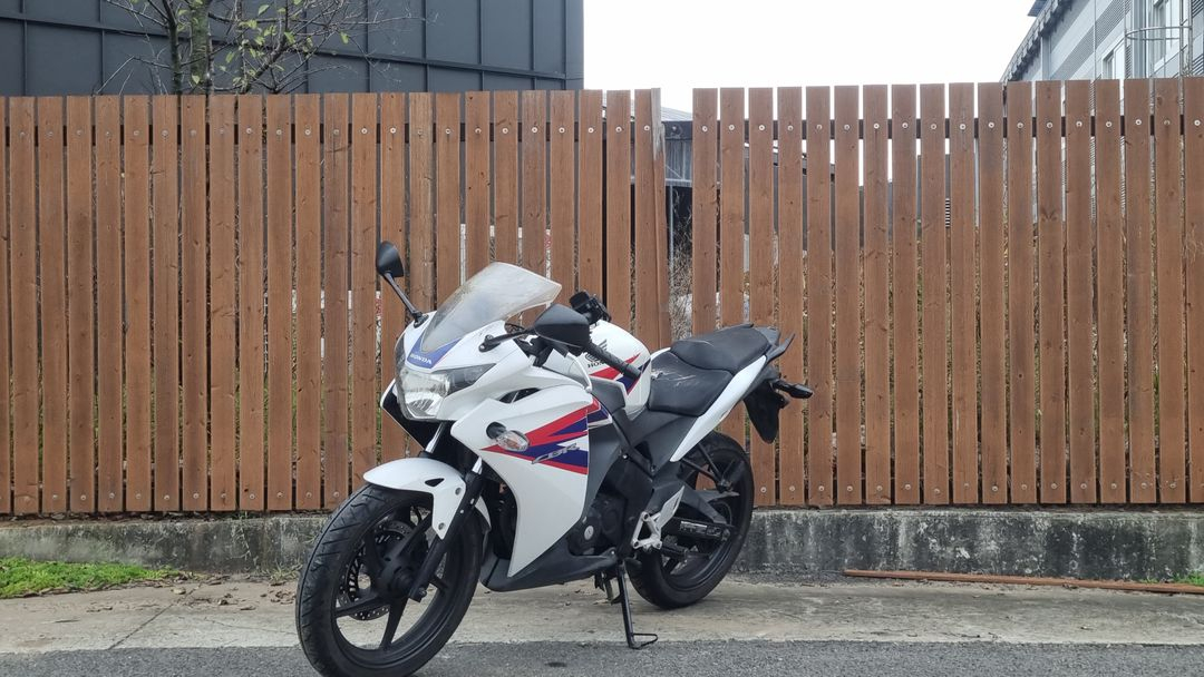 혼다 cbr125 14년식/2만2천키로수/건담/급매 이미지