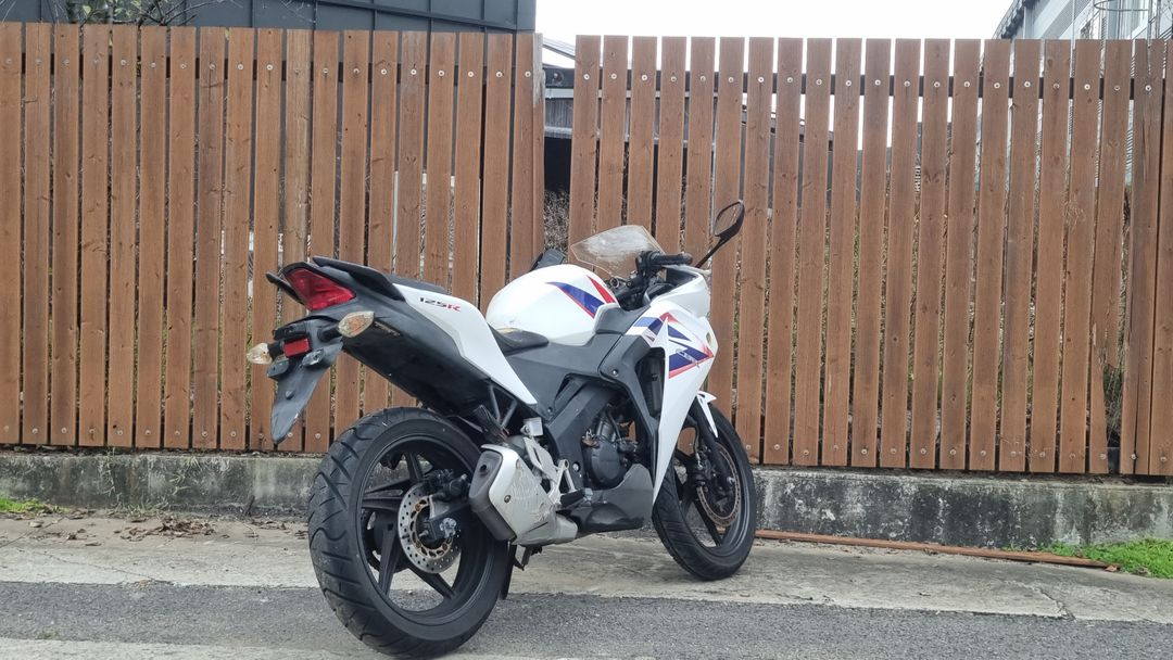 혼다 cbr125 14년식/2만2천키로수/건담/급매 이미지