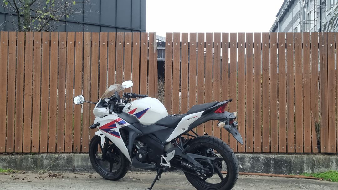 혼다 cbr125 14년식/2만2천키로수/건담/급매 이미지