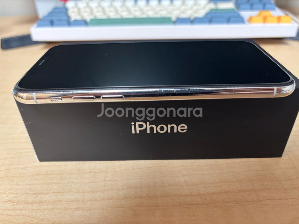 아이폰11pro64gb 실버 판매합니다.--12