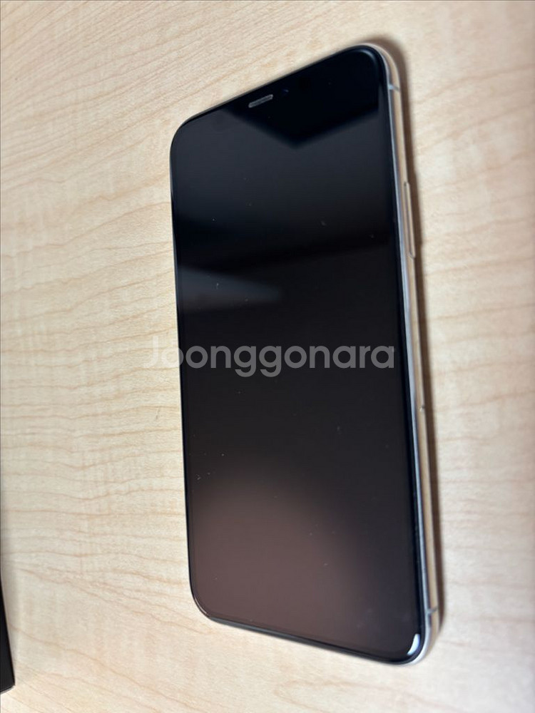 아이폰11pro64gb 실버 판매합니다.--10