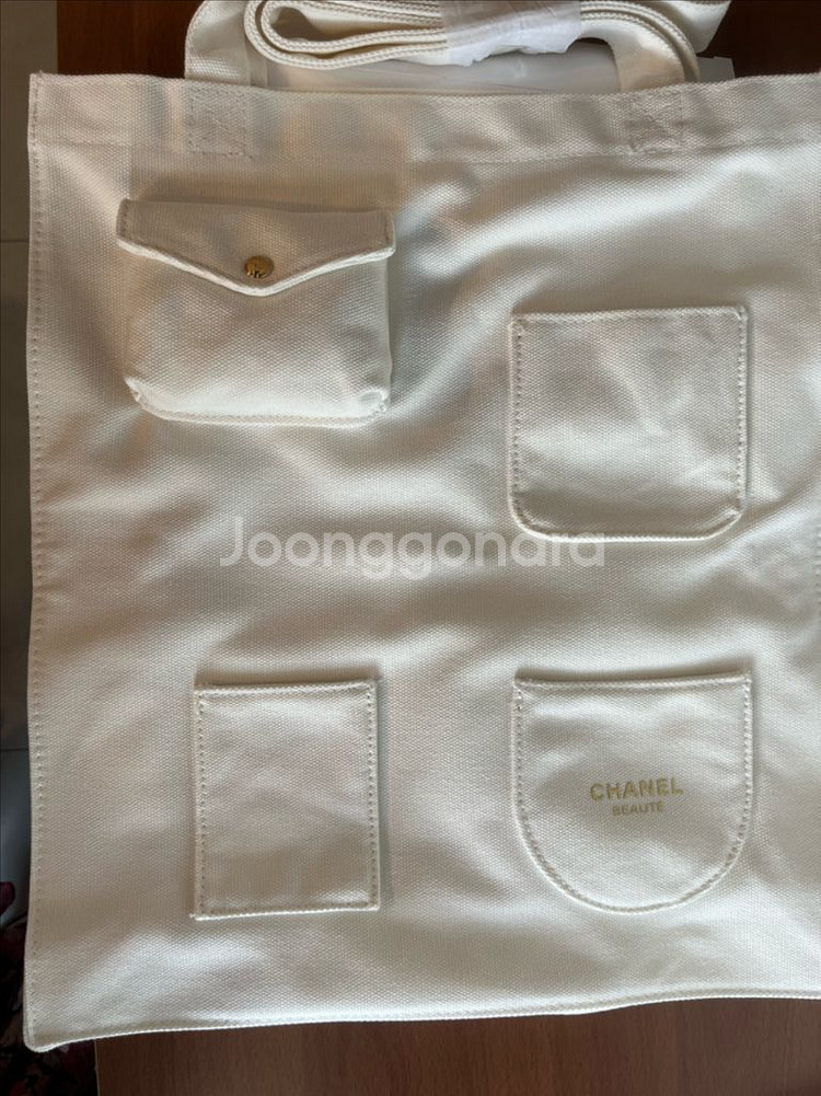 샤넬뷰티에코백(화이트) +샤넬뷰티파우치(블랙)--0